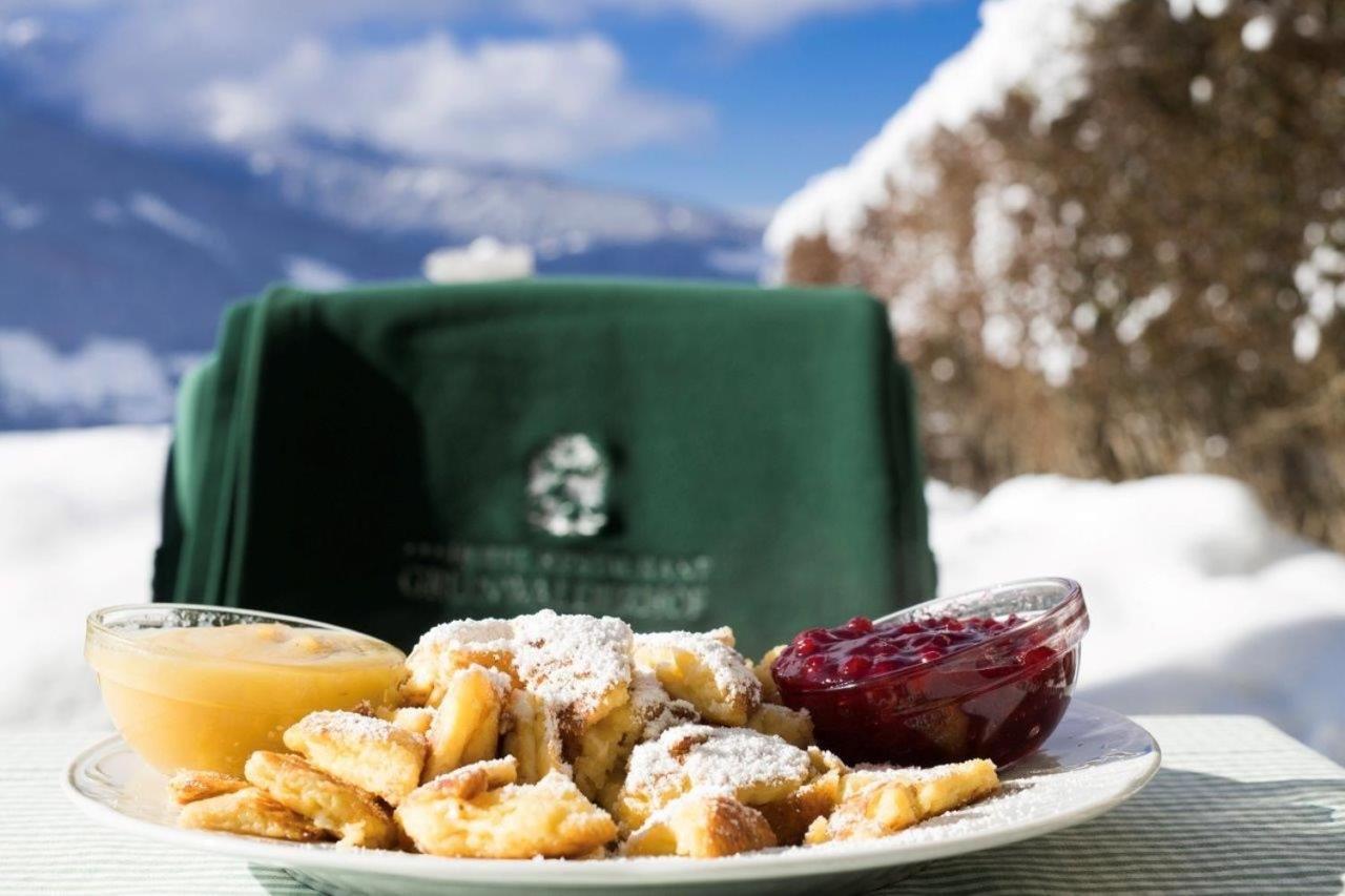 Hotel Restaurant Gruenwalderhof Patsch Exteriör bild