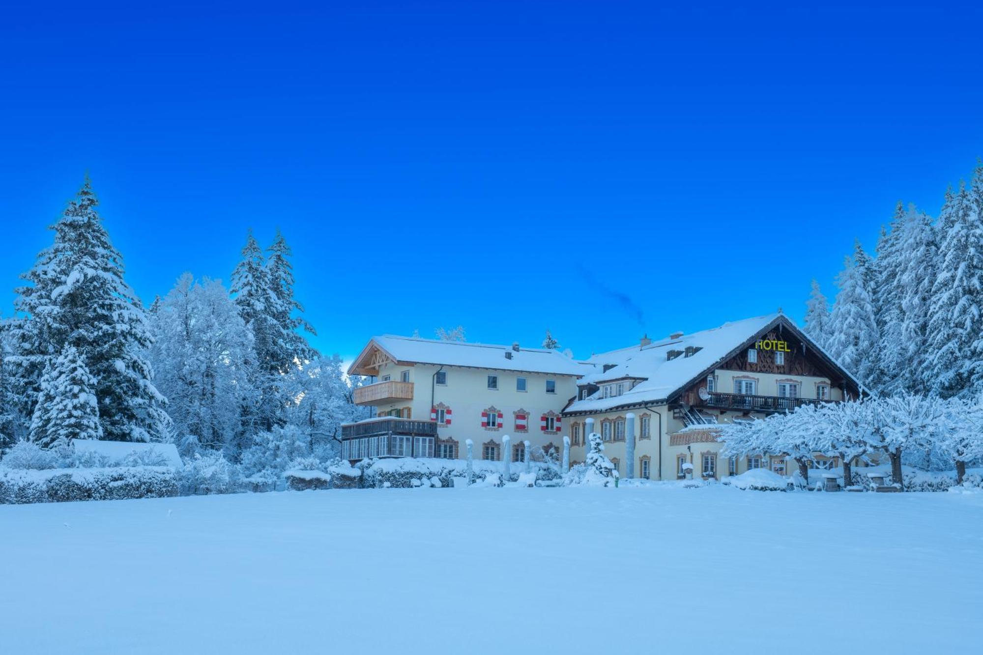 Hotel Restaurant Gruenwalderhof Patsch Exteriör bild