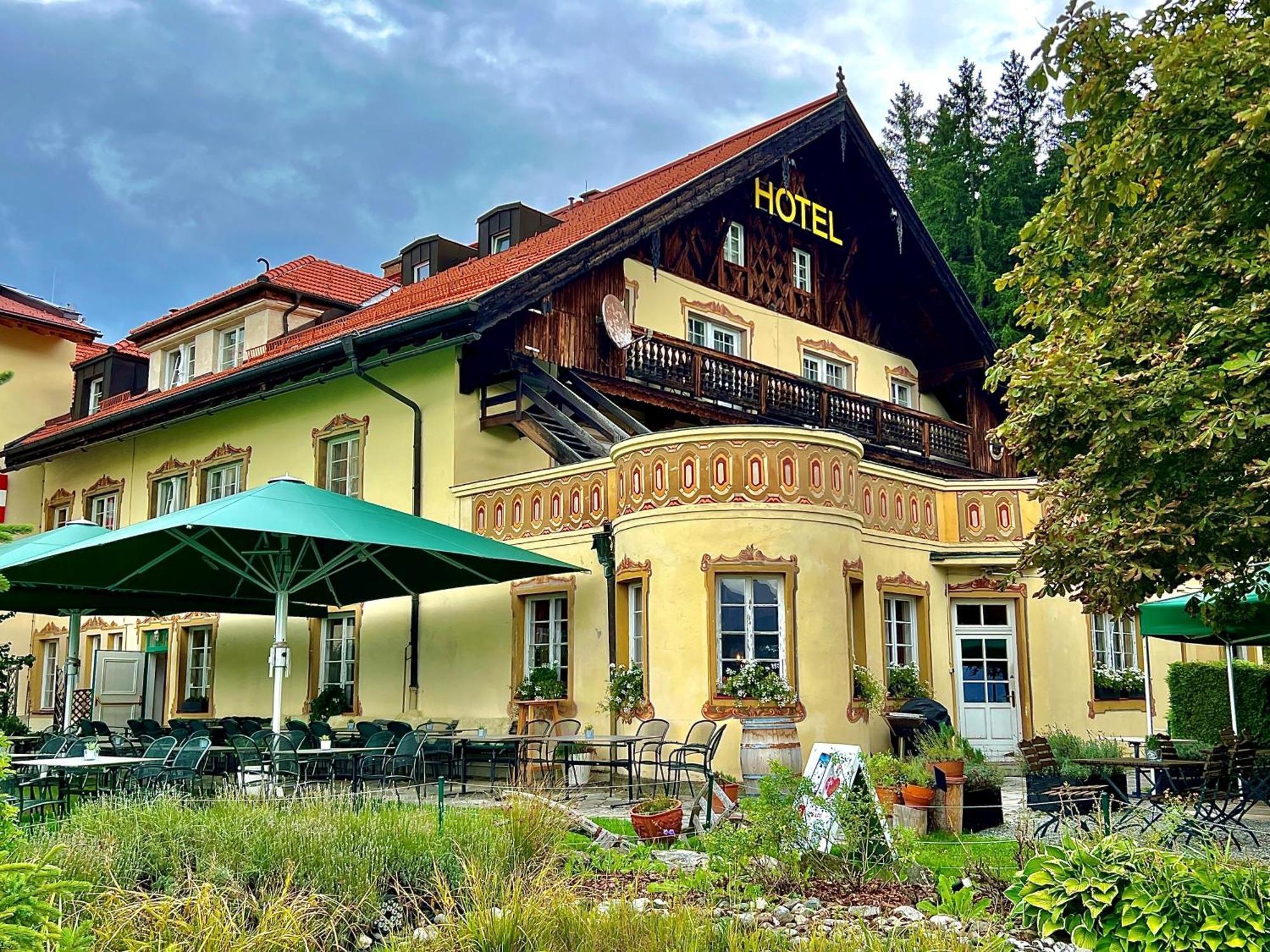 Hotel Restaurant Gruenwalderhof Patsch Exteriör bild