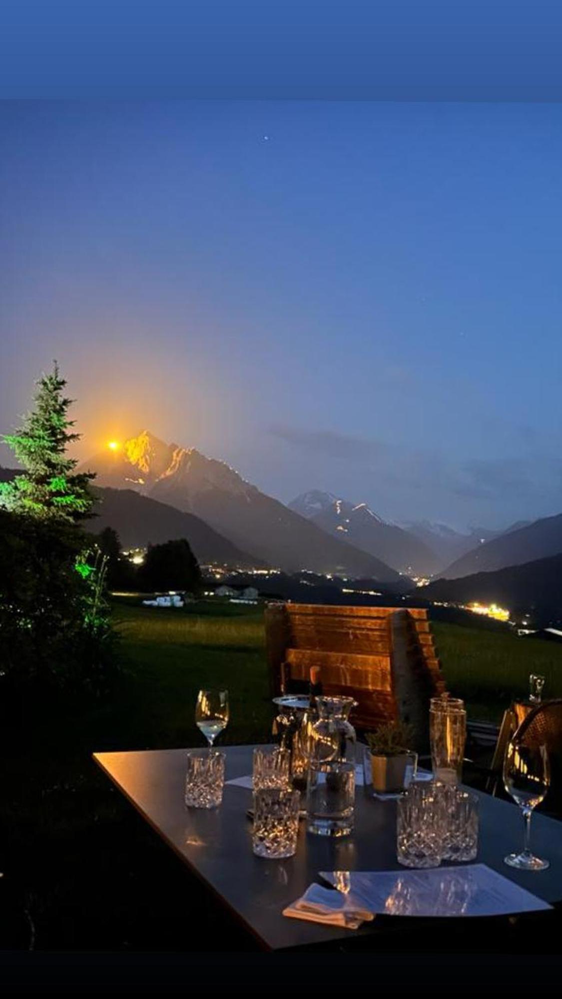 Hotel Restaurant Gruenwalderhof Patsch Exteriör bild