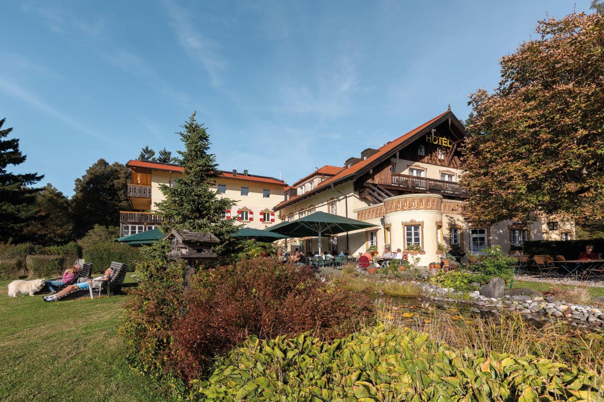 Hotel Restaurant Gruenwalderhof Patsch Exteriör bild
