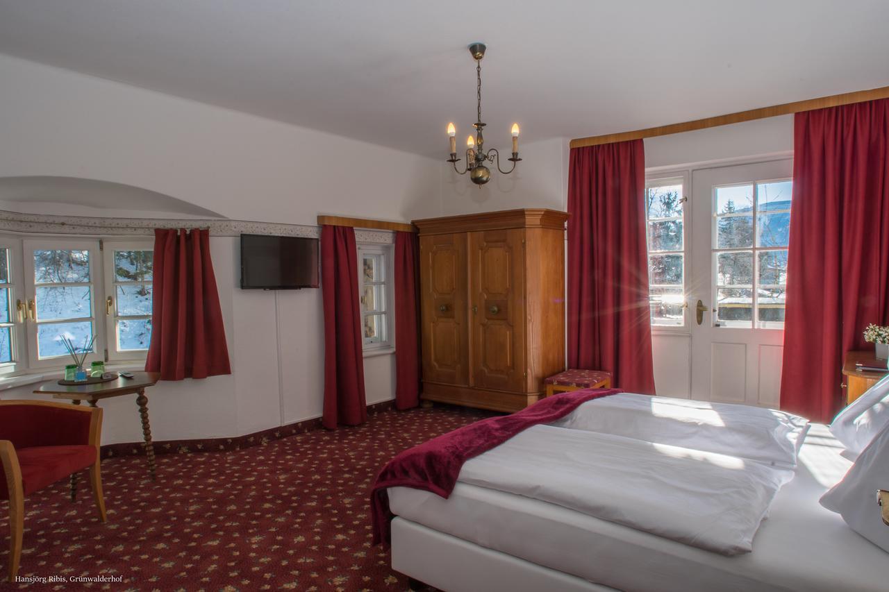 Hotel Restaurant Gruenwalderhof Patsch Exteriör bild